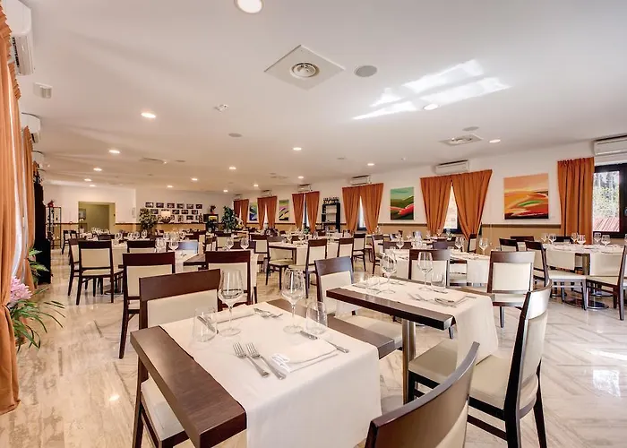 Regal Park Hotel