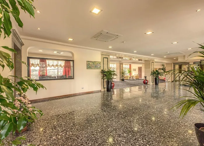 Regal Park Hotel