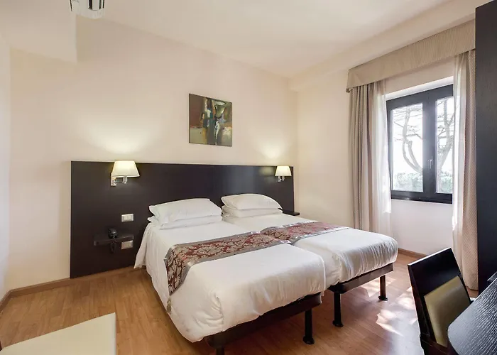 Regal Park Hotel