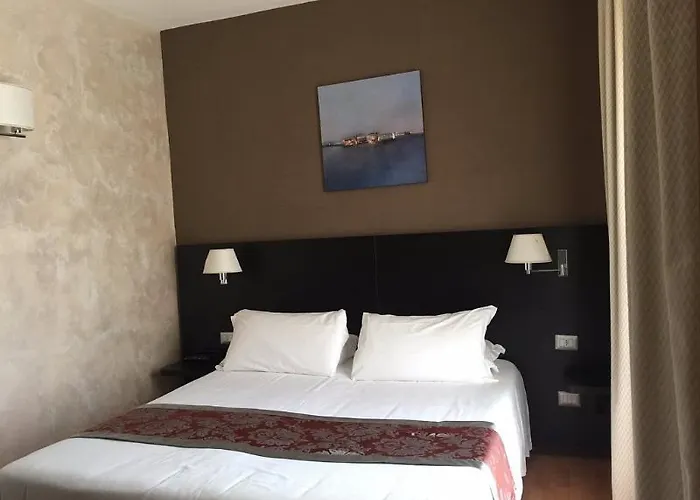 Regal Park Hotel